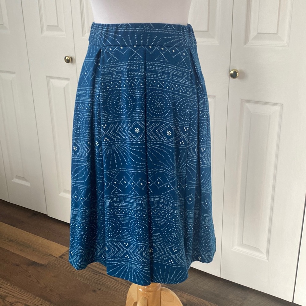 Small LulaRoe Madison skirt NWOT